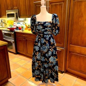 Abercrombie & Fitch Classic Poplin Fabric in Floral. Beautiful cut NWT size XS